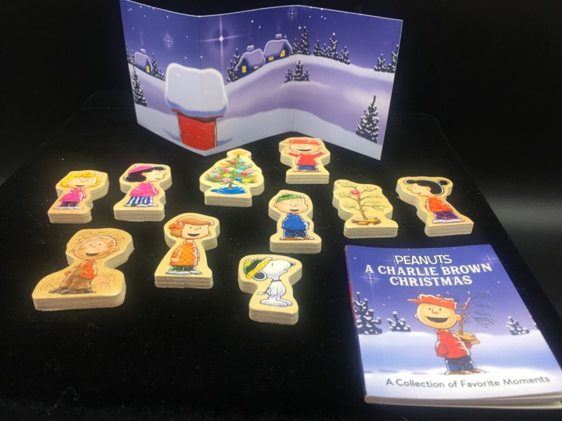 Peanuts A Charlie Brown Christmas 10-piece wooden character collectable set 2018