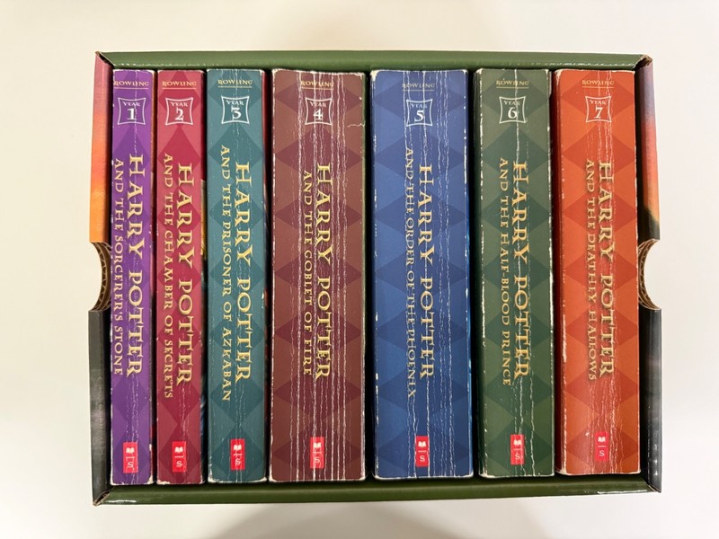 Harry Potter The COMPLETE SERIES by JK Rowling Paperback Box Set Books 1-7