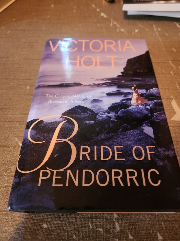 Bride Of Pendorric (LARGE PRINT) (The Classic Novel Of Romantic Suspense)