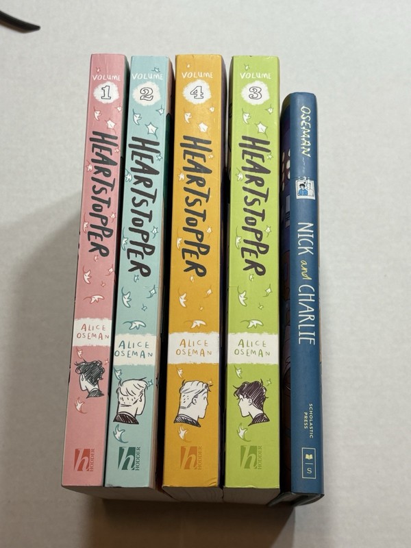Heartstopper, Alice Oseman, Graphic Novel Books 1-4 Plus Nick & Charlie Novella
