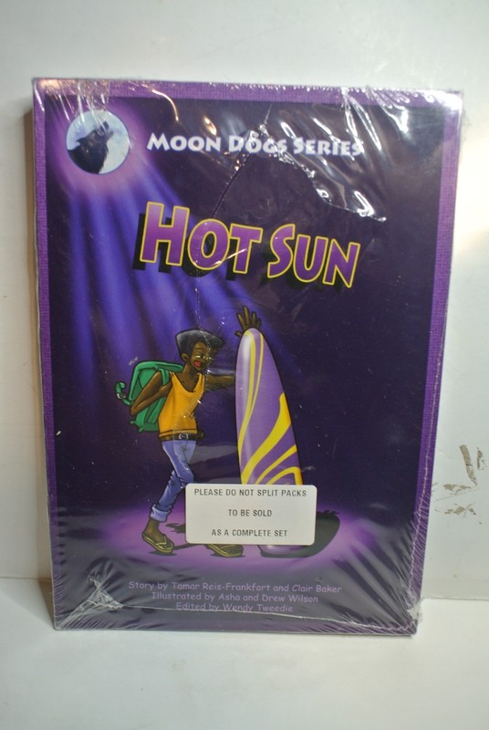 Phonic Books Moon Dogs Set 2: Decodable Books for Older Readers Brand New