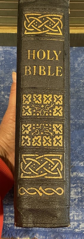 Vintage The HOLY BIBLE 1950 Golden Book Ed. INDEXED Illustrated KJV Red Letter gallery
