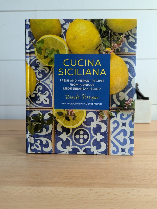 Cucina Siciliana: Fresh and vibrant – Hardcover, by Ferrigno Ursula – Good