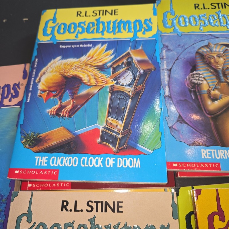 Goosebumps R.L. Stine Book Lot of 9 Original Series Scholastic Apple Fiction 90s gallery