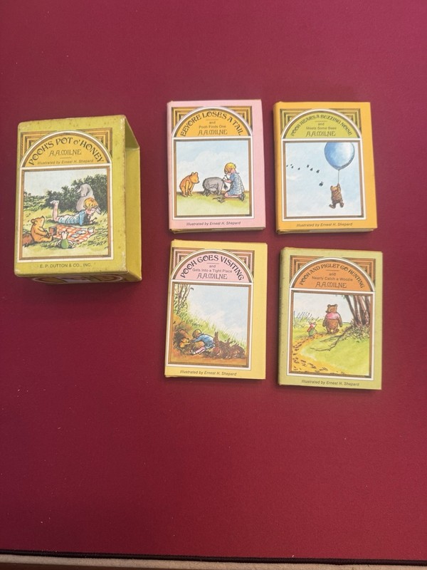 POOH’S POT O’HONEY 1968 Vintage Mini Book Set Boxed