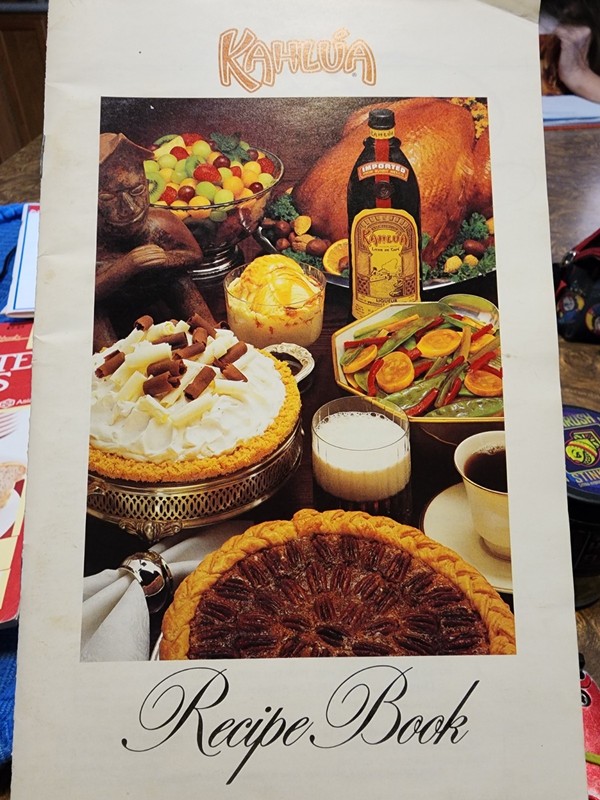 Kahlua Mixology Recipe Book Pamphlet (1986) *NEAR MINT CONDITION*