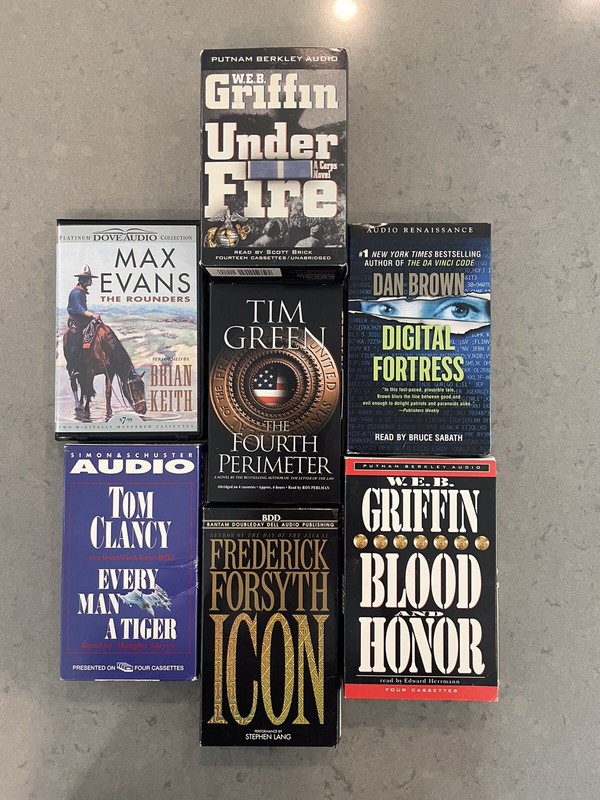 Lot Of 7 Cassette Audiobooks Variety Tom Clancy, Dan Brown, W.E.B Griffin…
