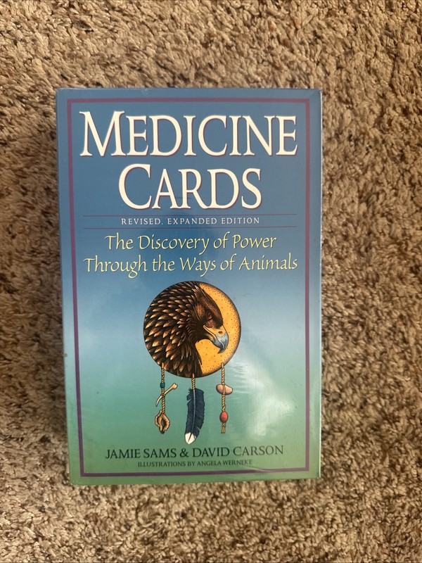 Medicine Cards: The Discovery of Power Through the Ways of Animals [With Cards]