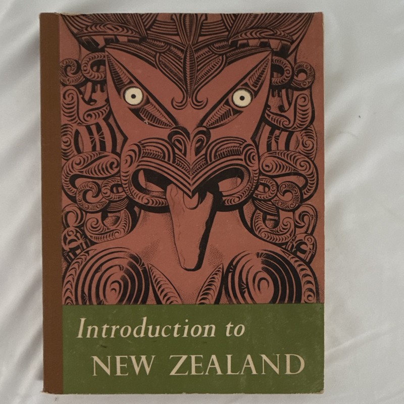 Whitcombe and Tombs Introduction to New Zealand 1945 PB Illustrated