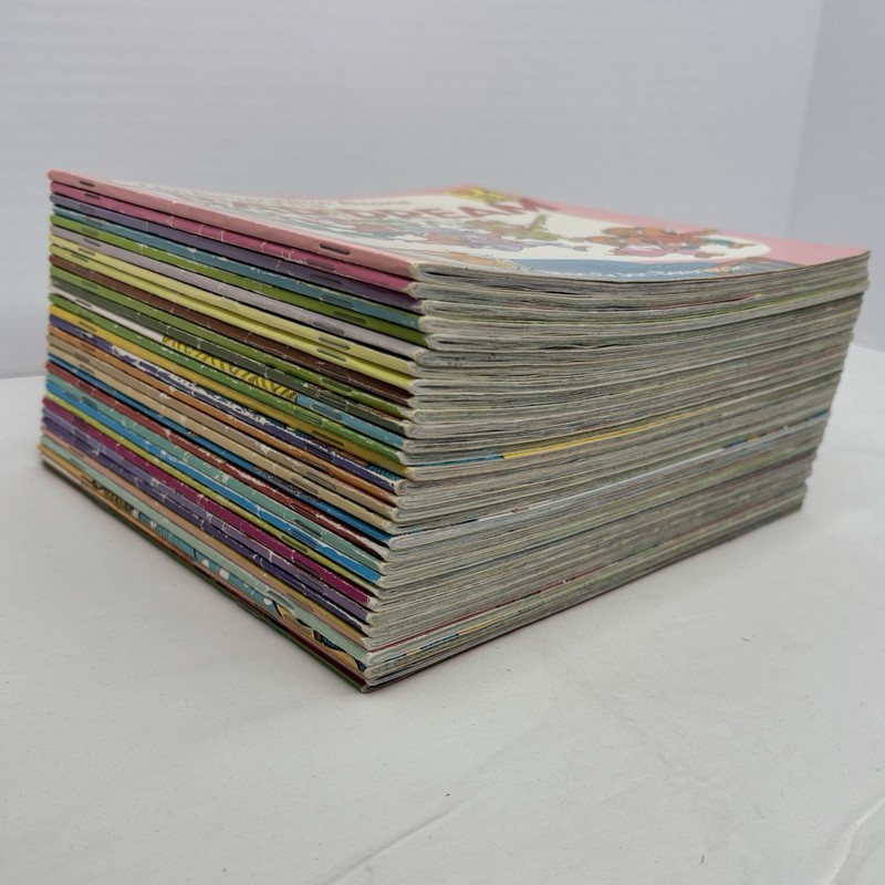 Lot 31 BERENSTAIN BEARS by Jan and Stan Berenstain First Time Picture Book Set gallery