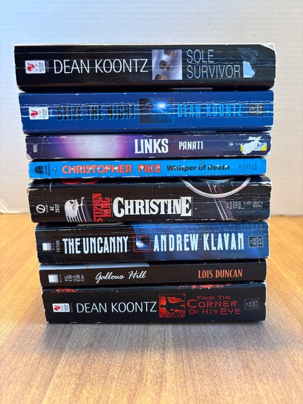 Horror Paperback Lot of 8 (See Photos for Titles) gallery