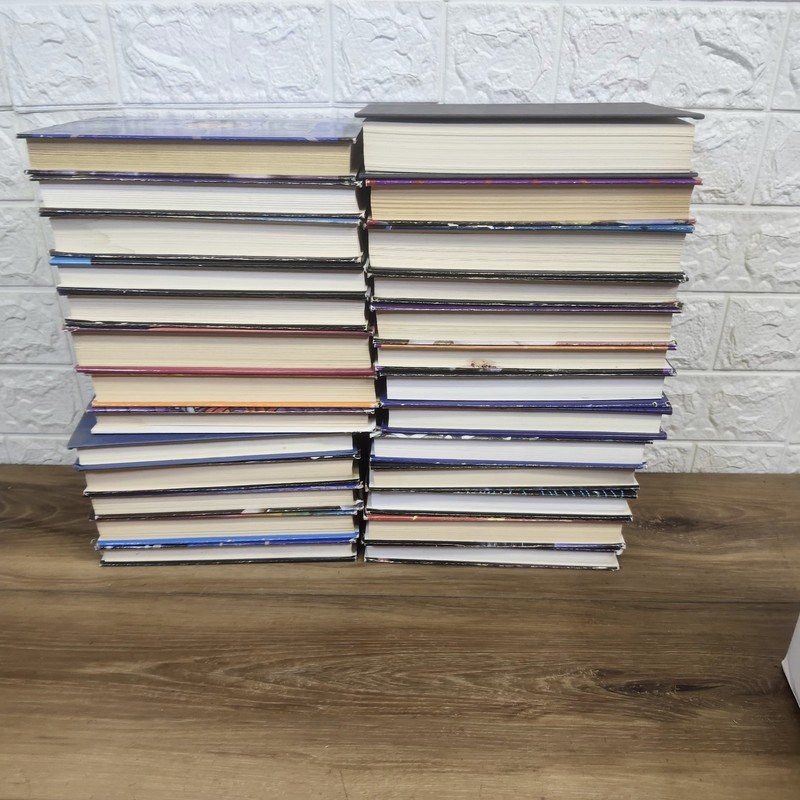 Vintage Lot Of 26 V C Andrews HC Books Varies Titles gallery