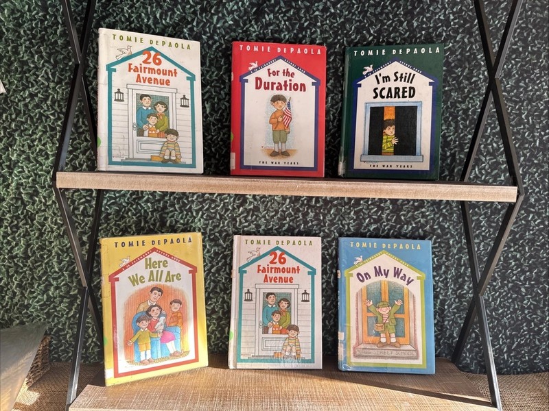 Lot Of 6 TOMIE DE PAOLA Children Picture Books 5 HARDCOVER