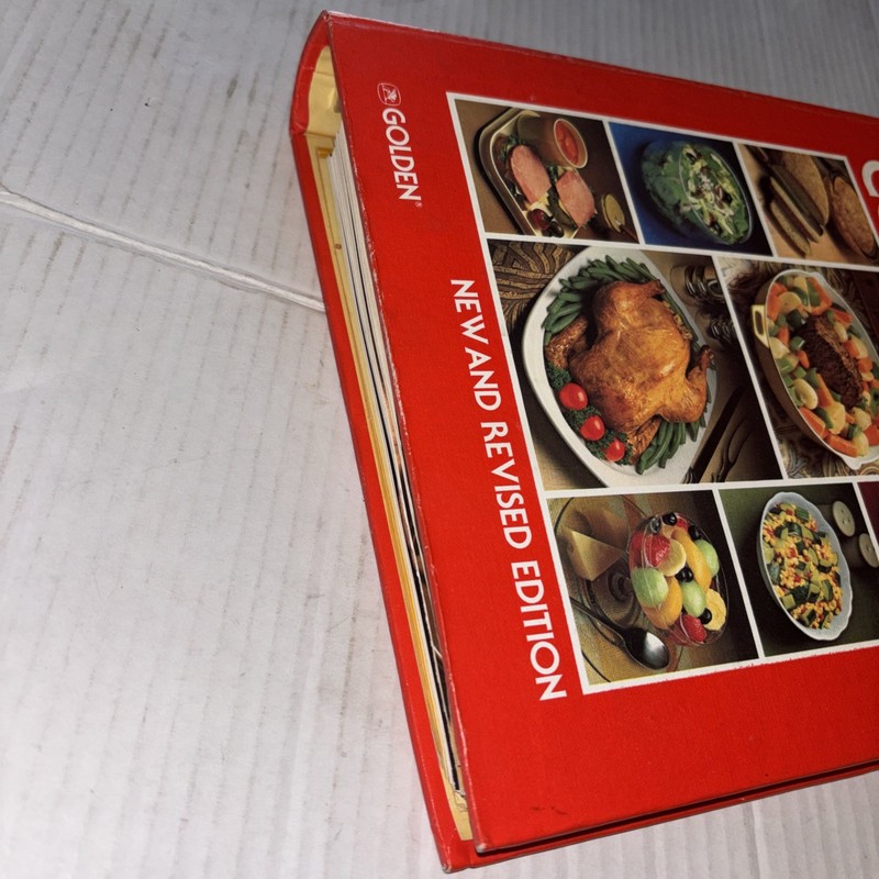 Betty Crocker's Cookbook New and Revised Edition 1978 5 Ring Binder Golden Press gallery
