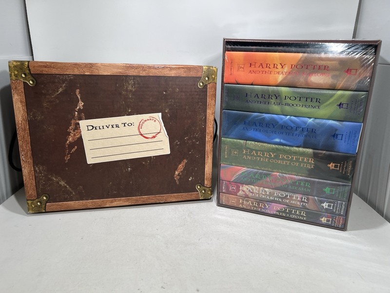 Harry Potter Limited Edition Boxed Sealed Set Hardcover Books 1-7 in Trunk Chest