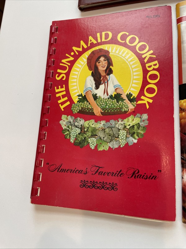 Lot of 5 Vintage Cookbooks, Hersheys, Campbells, Sun-maid, Betty Crocker,Structo gallery