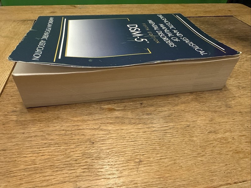 Diagnostic and Statistical Manual of Mental Disorders - DSM-5 - CLEAN & GOOD + gallery
