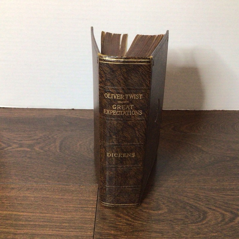 Oliver Twist and Great Expectations by Charles Dickens – Odhams Press Limited