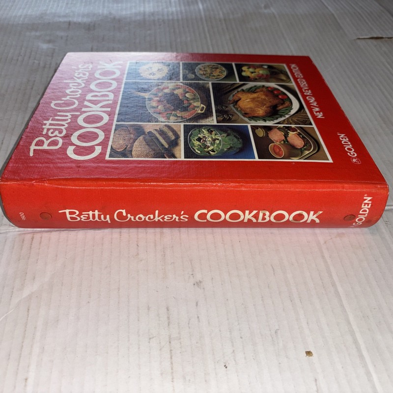 Betty Crocker's Cookbook New and Revised Edition 1978 5 Ring Binder Golden Press gallery