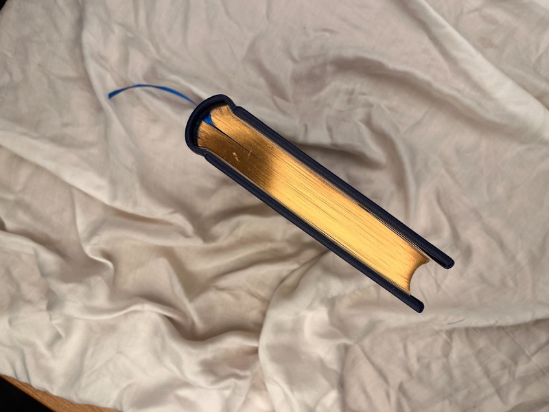 The Midnight Library [PREMIUM LEATHER BOUND] gallery