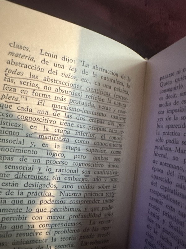 Cinco Tesis Filosoficas Mao TseTung 1975 Little Pocket Book Vintage Spanish gallery