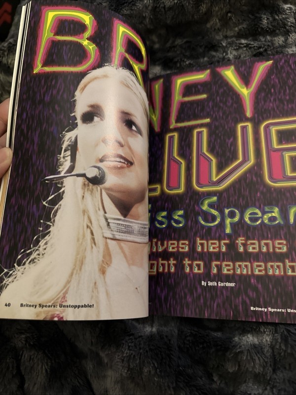 VINTAGE Britney Spears Unstoppable! 2001 Tons of Pictures Book Live Music Tour gallery