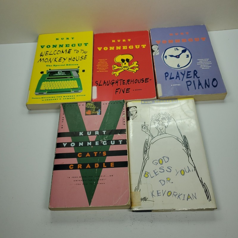 Kurt Vonnegut Jr. -Lot of 5 books PB & HC Set gallery