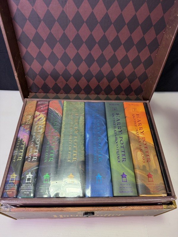 Harry Potter Boxed Set Hardcover Books 1-7 in Trunk Chest Limited Edition SEALED