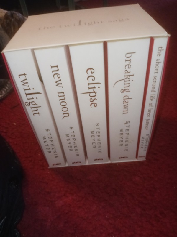 The Twilight Saga White Collection- Stephanie Meyer- Wow Look 5 Books