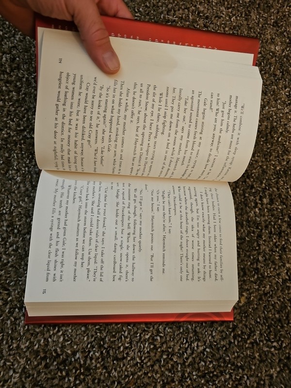 Catching Fire by Suzanne Collins 1st Edition First Printing 2009 Hardcover gallery
