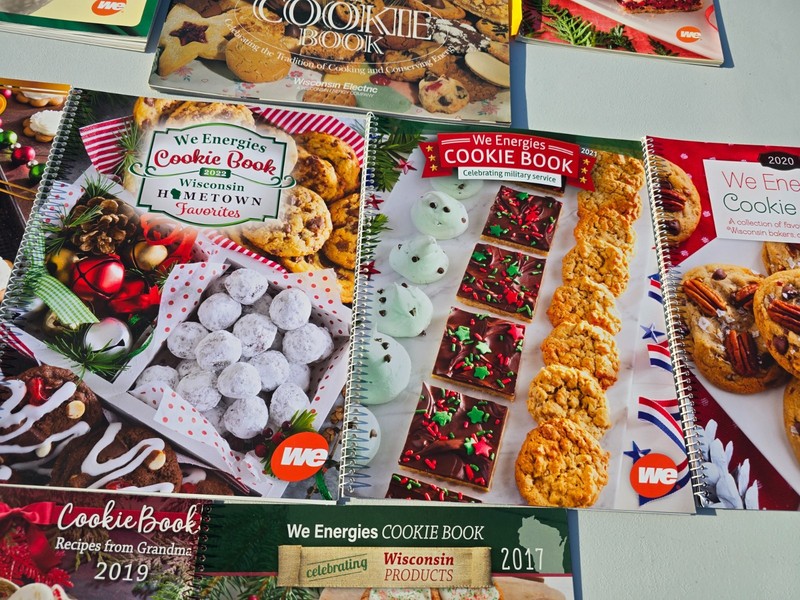 Lot of 11 Wisconsin Electric WE Energies Cookie Book Recipe Cookbooks 2006-2019 gallery