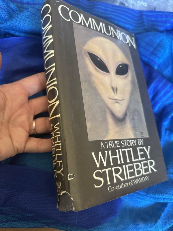 Communion | A True Story | by Whitley Strieber | 1987 UFO Aliens 1st Ed HCDJ gallery