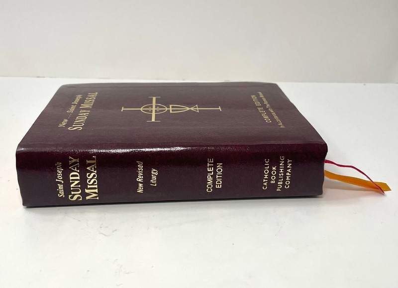 New Saint Joseph Sunday Missal Complete Edition - Catholic Book Publlishing 2011 gallery