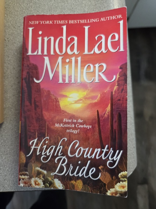 Linda Lael Miller Lot. 13 Books HC & PB One Is A 2-in-1 W/Diff. Author =14 Story gallery