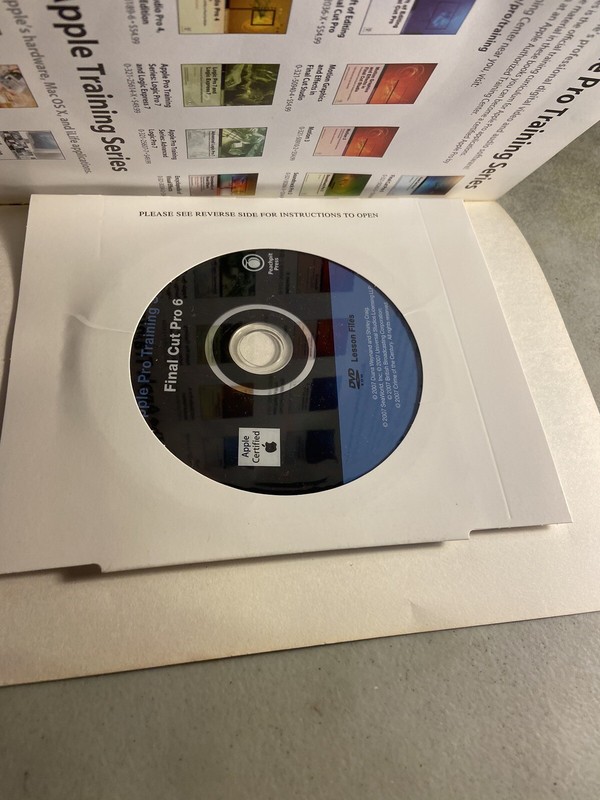 DVD-ROM / CD Included APPLE PRO TRAINING SERIES: FINAL CUT PRO 6 Diana Weynand gallery