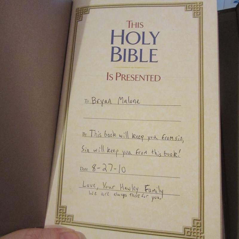 The Holy Bible NKJV gold-gilt snap edge hardcover Thomas Nelson, Inc. 1990 gallery