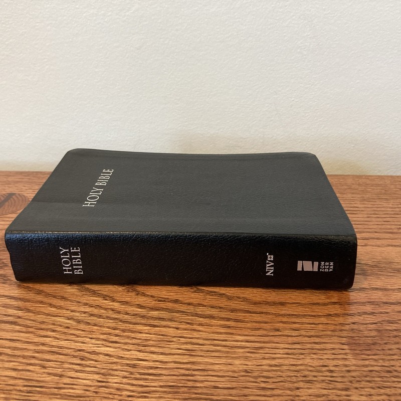 Unmarked! NIV 1984 Large Print Reference Bible – Black bonded leather