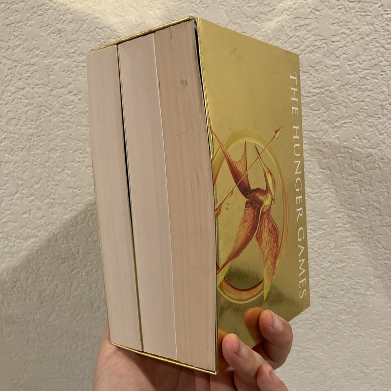 *Read* The Hunger Games Foil Edition Box Set Catching Fire Mockingjay Collins