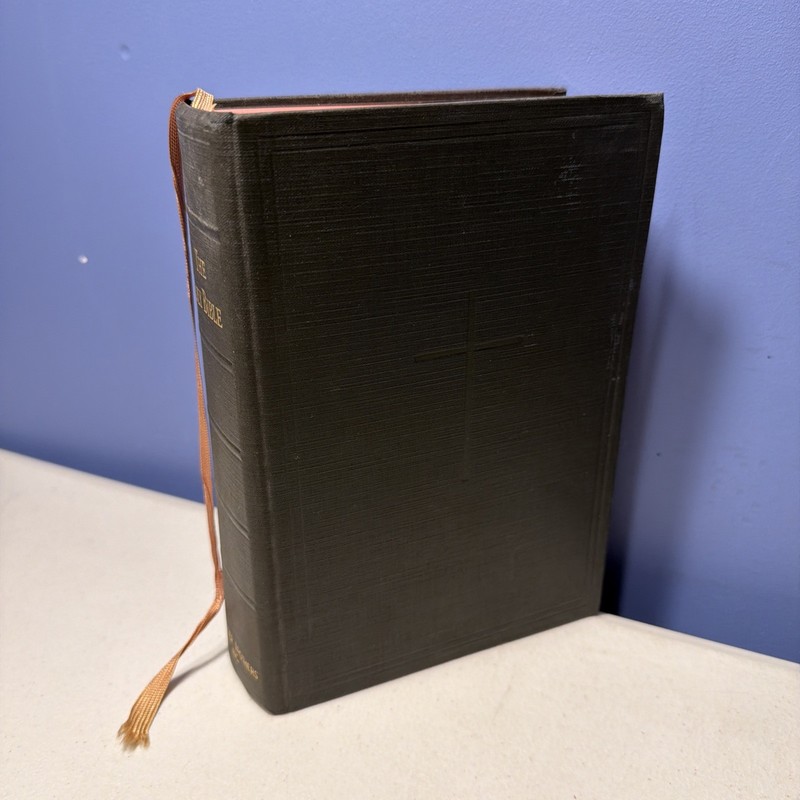 1952 New American Catholic Edition THE HOLY BIBLE Benziger Brothers Family Recor gallery
