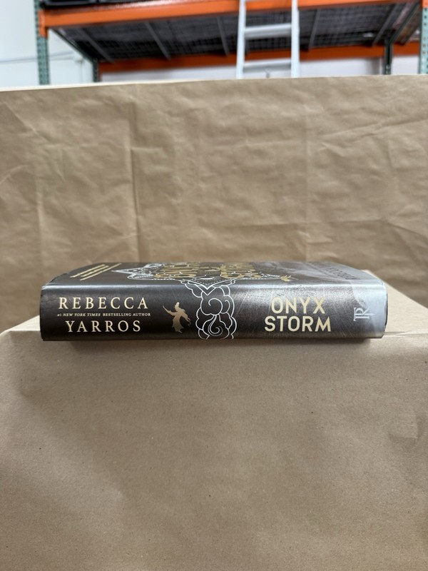 Rebecca Yarros - Onyx Storm Hardcover SEE DESCRIPTION gallery