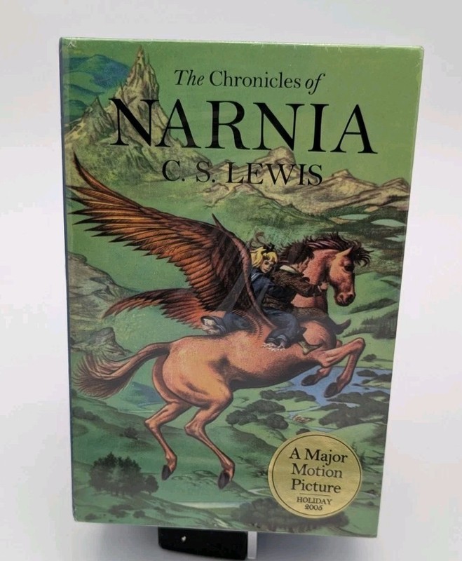 The Chronicles of Narnia Full-Color Paperback 7-Book Box Set: 7 Books in 1 Bo…