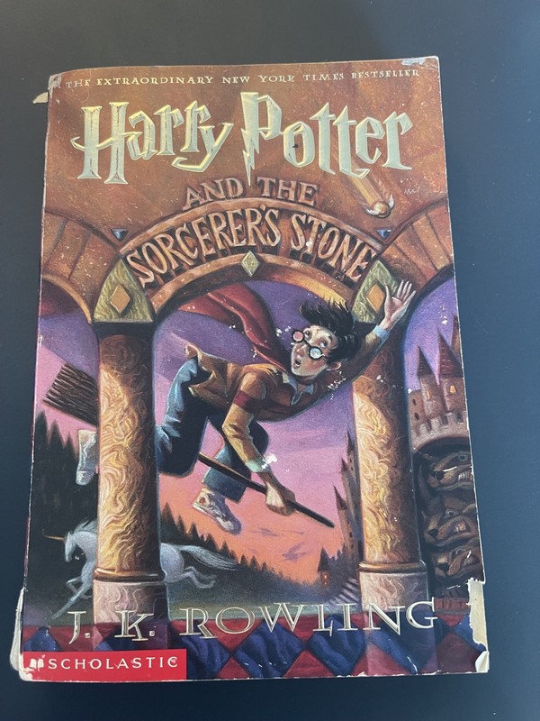 Harry Potter and the Sorcerers Stone – Paperback By Rowling, JK – GOOD