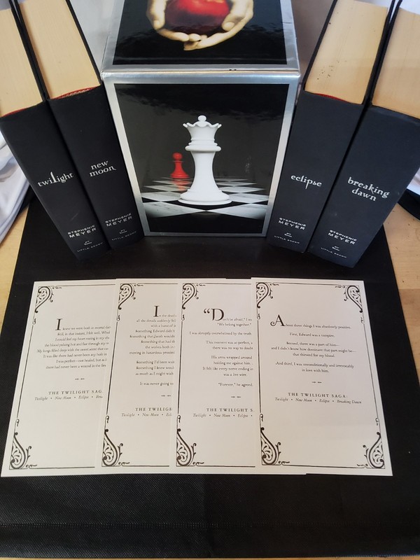 The Twilight Saga Book Collection Set Stephenie Meyer (Hardcover) Box Vampire