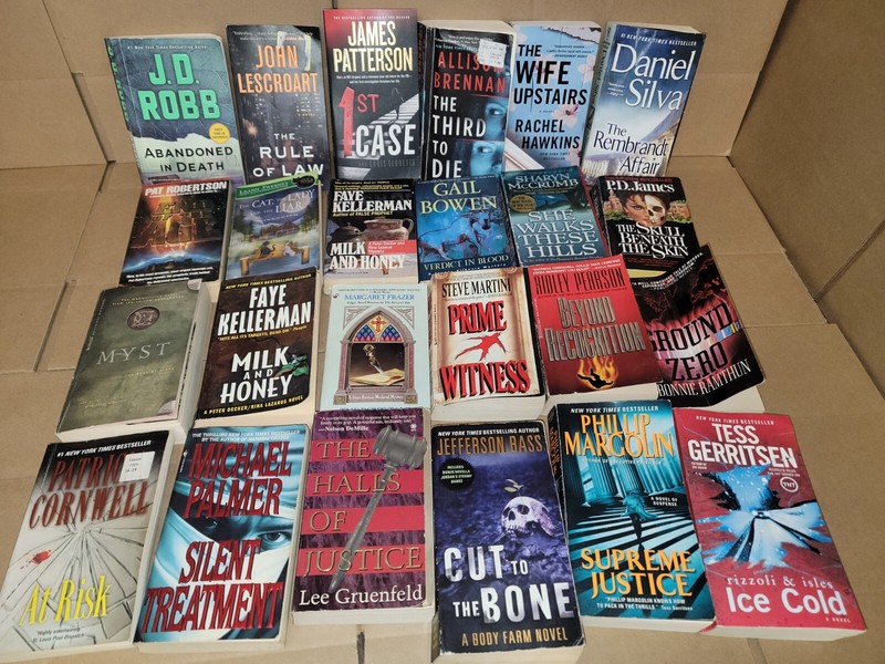 Lot of 100 Mystery Thriller Suspense Fiction Paperback Books RANDOM*MIX UNSORTED gallery