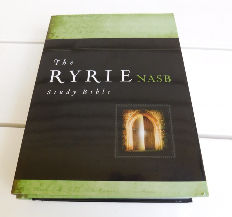 NASB Ryrie Study Bible 2012 New American Standard Hardcover Dust Jacket FreeShip