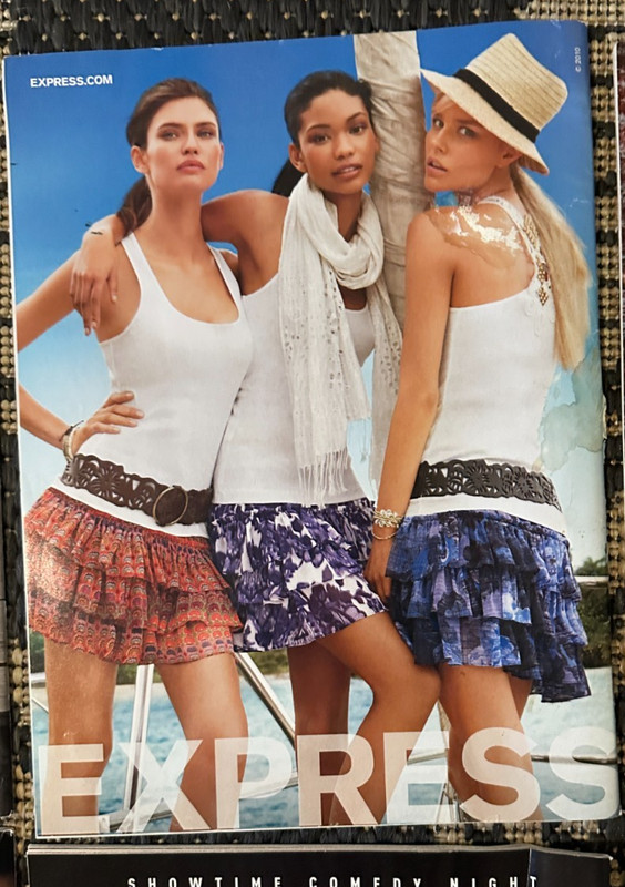 Vintage Lot of 6 US Weekly Magazines 2010 Celebrity Gossip Fashion Party Life gallery