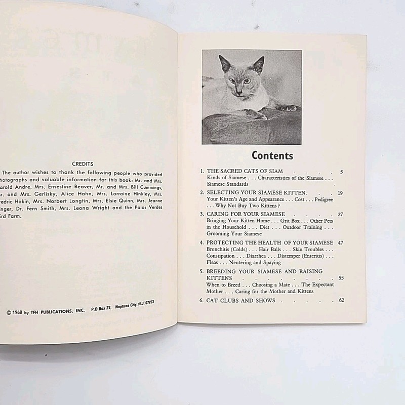 Siamese Cats by Louise Van der Meid Vintage 1968 Paperback Cat Book gallery