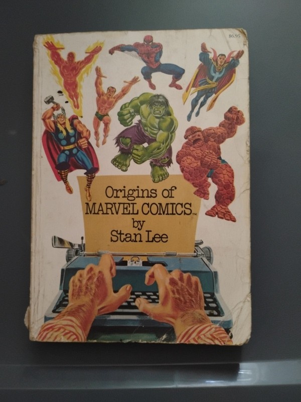 1974 Stan Lee | Origins of Marvel Comics – Vintage Hardcover #33391P