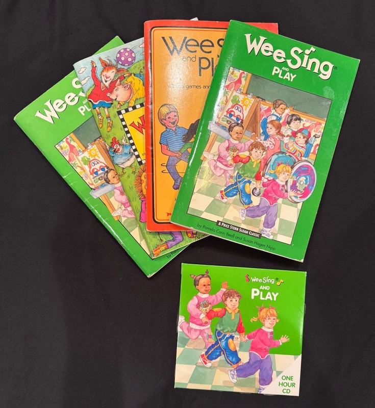 LOT 5 pc. WEE SING AND PLAY 4 song books + 1 CD by Beall & Nipp children’s music