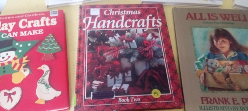 Books CHRISTMAS IS COMING 1990 1988 1987 + Children Crafts, Stories HC LOT of 7 gallery